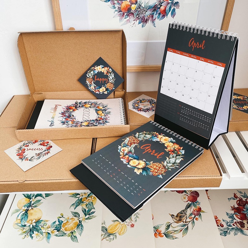 Cấu&nbsp;tạo đa dạng của lịch để bàn phù hợp với nhiều vị trí đặt