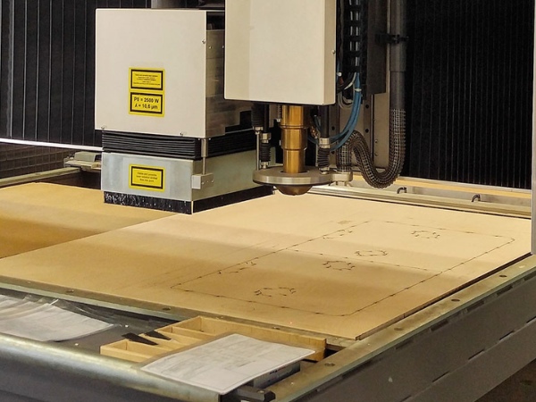 Steel Rule Die Cut có thể xử lý tốt các vật liệu có độ dày hoặc độ cứng như carton