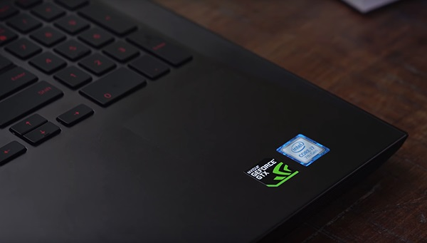 Tem bảo hành laptop giúp xác nhận hàng chính hãng và thuận tiện cho người dùng trong quá trình bảo hành