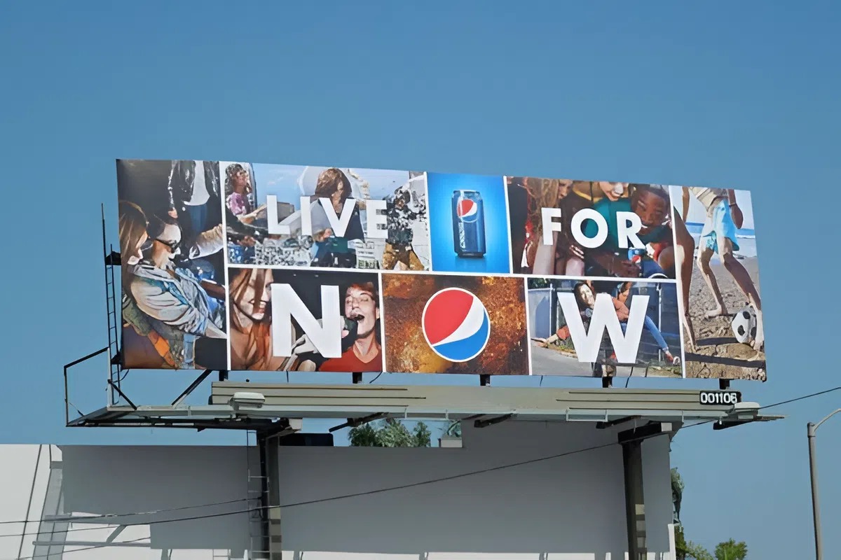 Decal PP ngoài trời bền màu, chống nước, chịu nắng mưa, bám chắc trên nhiều bề mặt