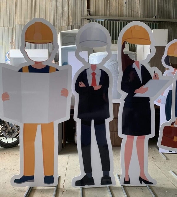Standee hình người là điểm nhấn hoàn hảo cho mọi sự kiện