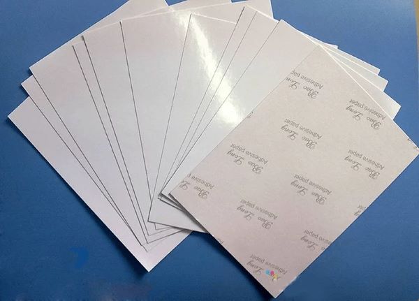 Giấy Crystal là một loại giấy trung gian giữa giấy Bristol và giấy Couche