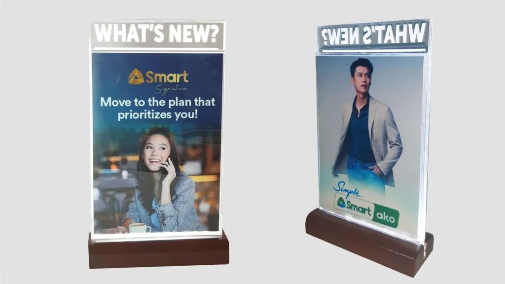 Standee mica được cắt bằng công nghệ CNC hoặc laser, đảm bảo đường cắt không bị gợn sóng