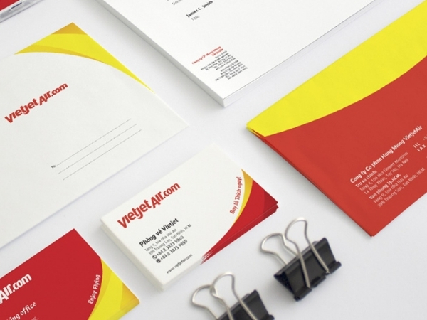 Card visit phòng vé máy bay với gam màu thương hiệu đặc trưng