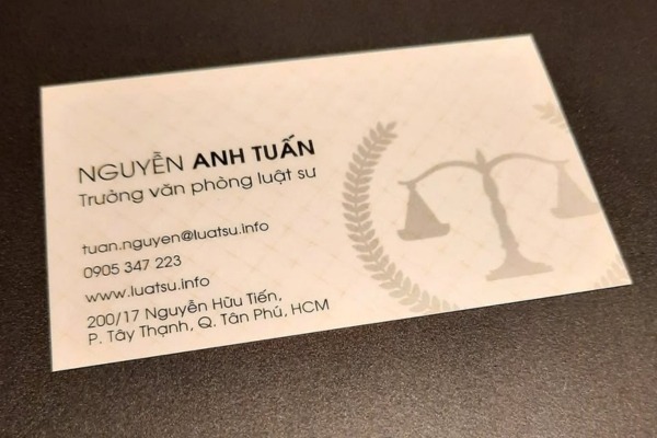 Thiết kế card visit ngành luật sang trọng, chất liệu dày, phong cách lịch lãm