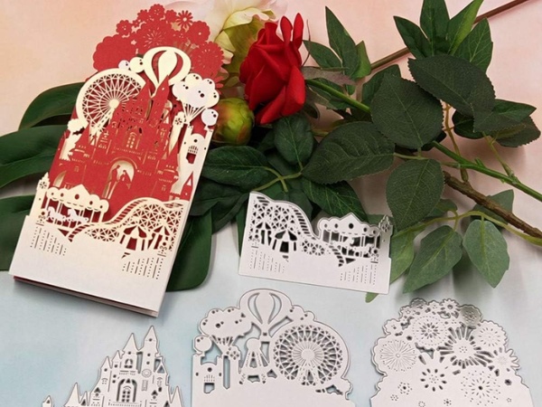 Mẫu thiệp cưới Die Cut với nhiều họa tiết phức tạp