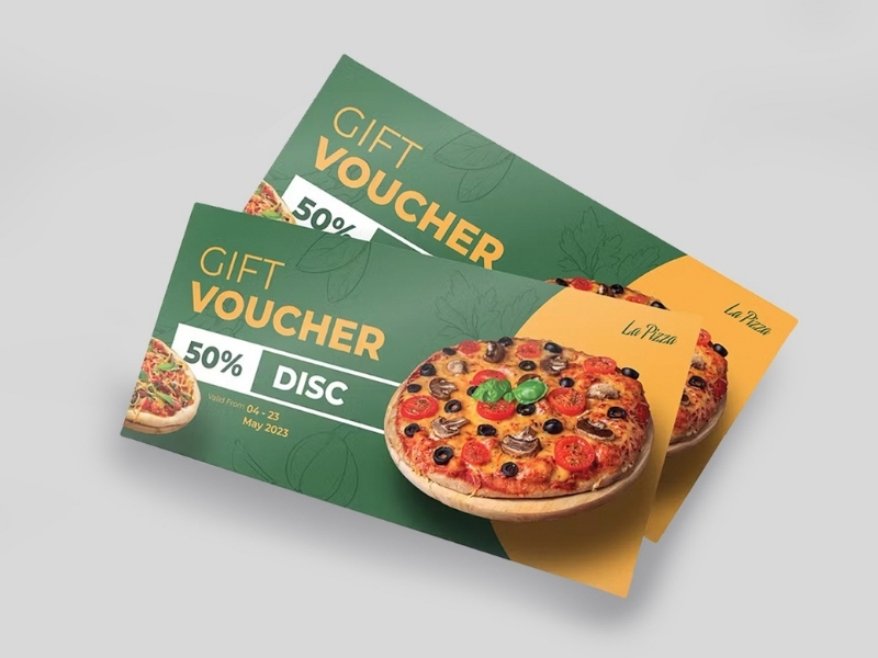 Voucher giảm giá pizza 50% cho nhà hàng với tông màu xanh vàng nổi bật