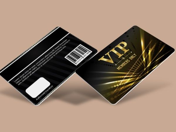 Thẻ VIP với màu sắc sang trọng có thể ép kim hoặc dập nổi để tạo điểm nhấn
