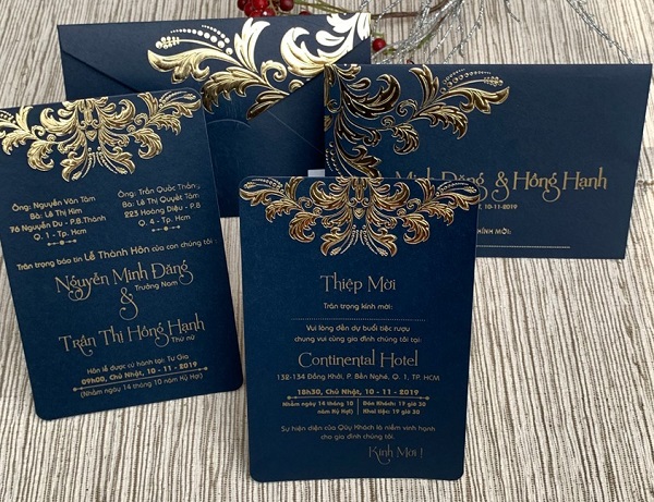 Thiệp cưới họa tiết ấn tượng