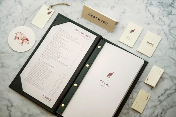 Menu nhà hàng bài da sang trọng