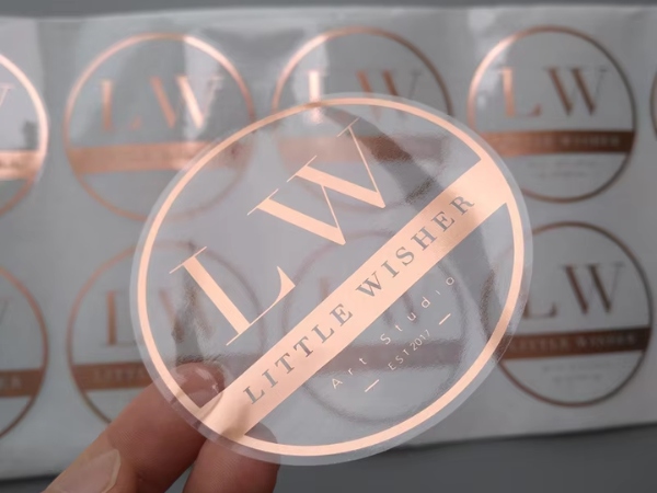 Decal nhựa in logo đẹp mắt