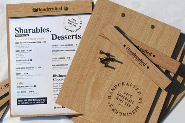 Menu kẹt gỗ cổ điển sang trọng