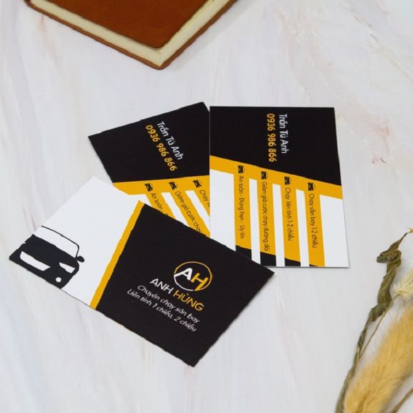 Card visit dịch vụ xe du lịch in rõ số điện thoại 