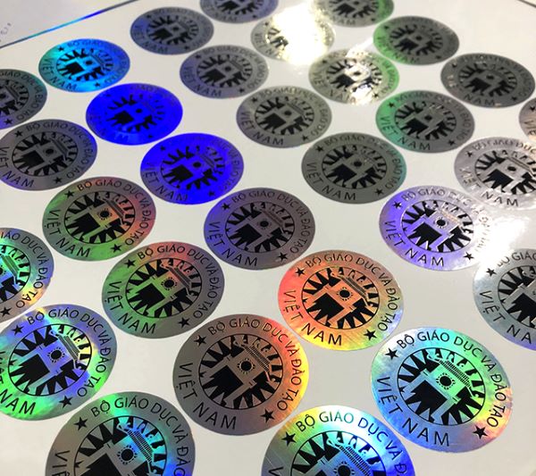 Tem bảy màu là gì? Đặc điểm, cấu tạo và phân loại tem bảy màu