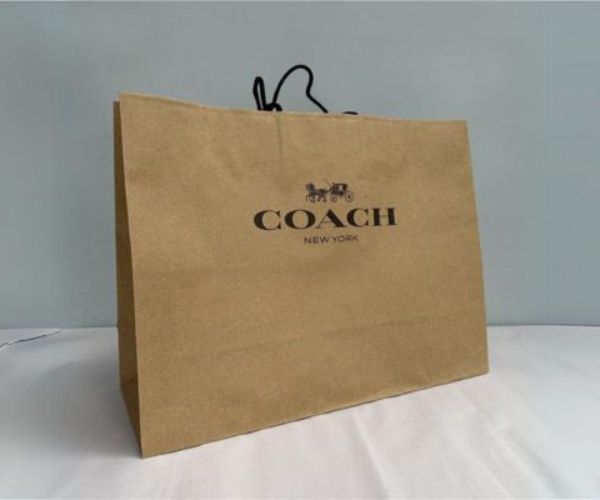 Túi giấy Coach từ chất liệu giấy Kraft -1&nbsp;