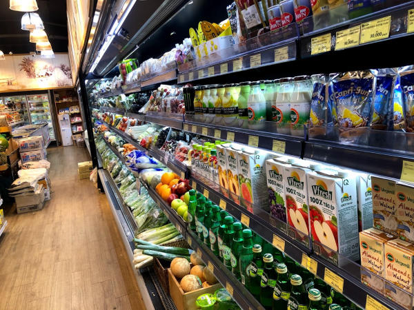 Showcase Cooler thường được dùng trong các ngành thực phẩm 