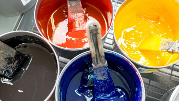 Các phụ gia được thêm vào với mục đích tăng cường hiệu năng tổng thể của mực in