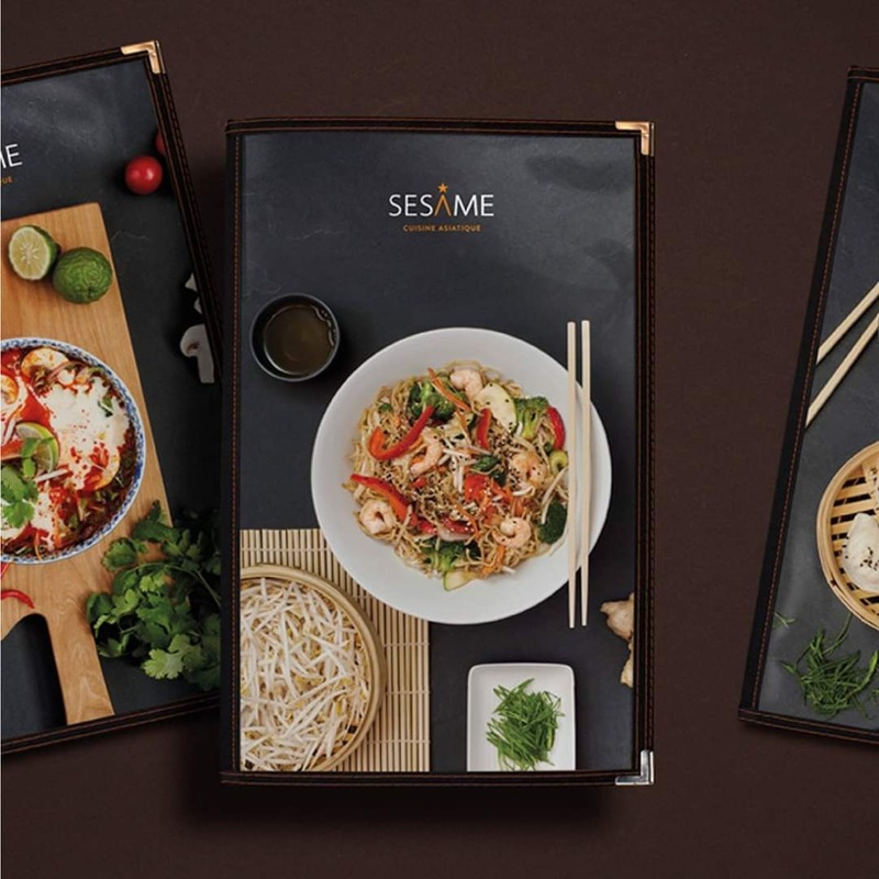 Menu bìa da dễ in dập logo thương hiệu, phù hợp những quán ăn cần sự chỉn chu và ấn tượng mạnh mẽ về hình ảnh