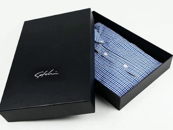 Mẫu hộp thời trang thiết kế đơn giản nhưng hiện đại